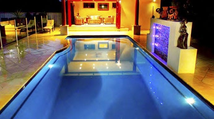 https://www.miamipools.com.au/wp-content/uploads/2019/01/crystal_blue2.jpg